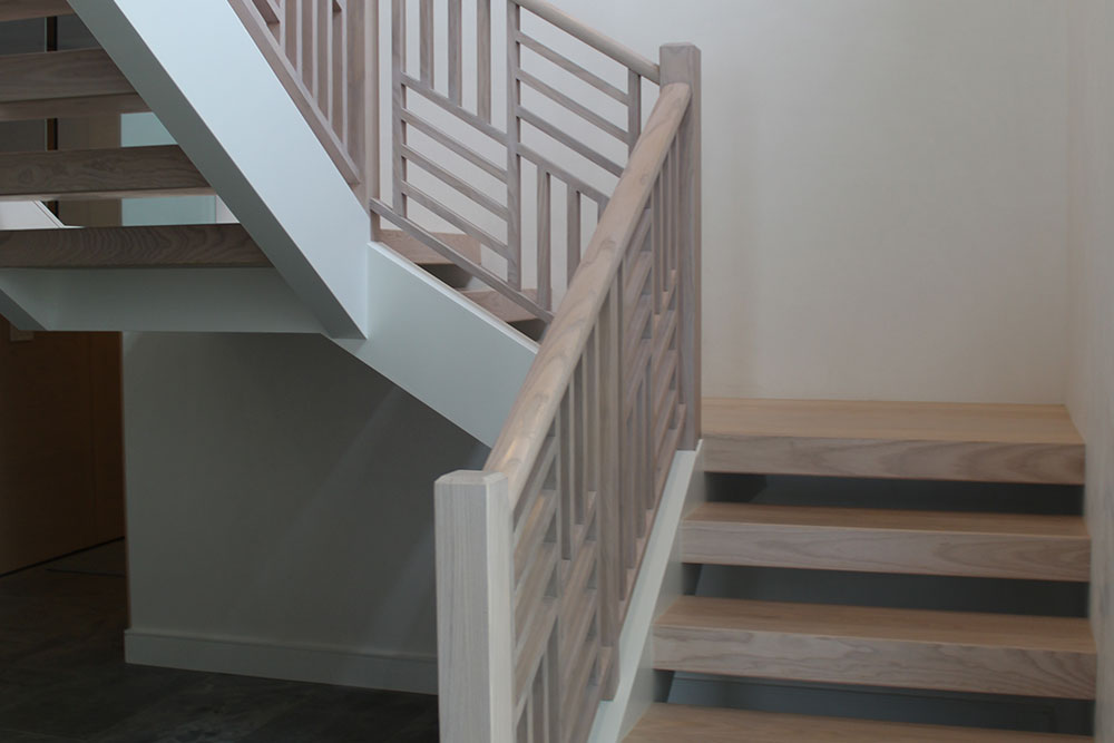 Ash-Wood-Interior-Staircase-4